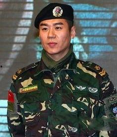 徐佳个人资料 照片,硬汉形象深入人心，演艺事业风生水起